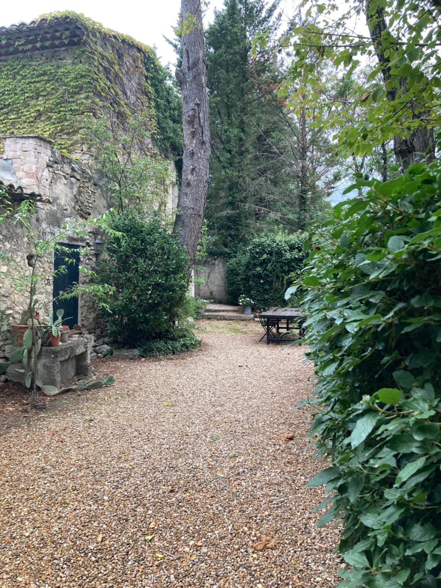 Campagne Baudeloup Bed & Breakfast ลีล-ซูร์-ลา-ซอร์ก ภายนอก รูปภาพ